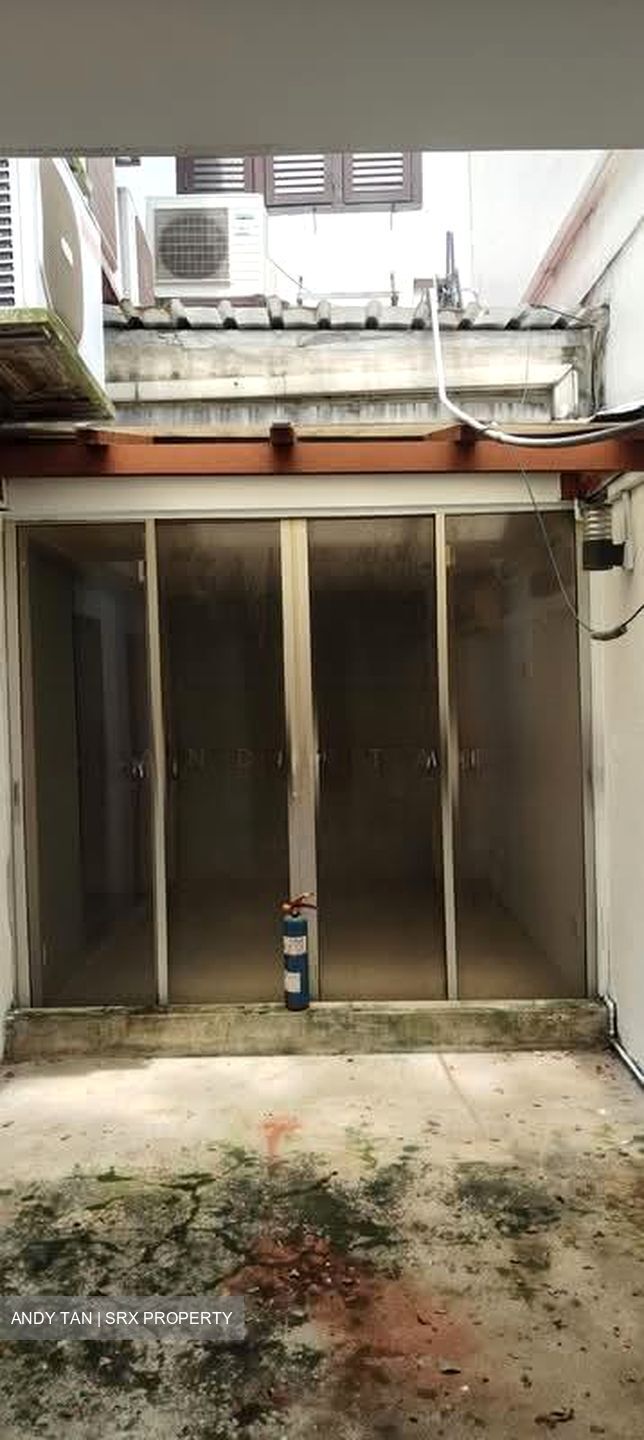 Pahang Street (D7), Shop House #595961281